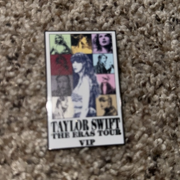 ERAS TOUR VIP PACKAGE MERCH - Picture 4 of 5